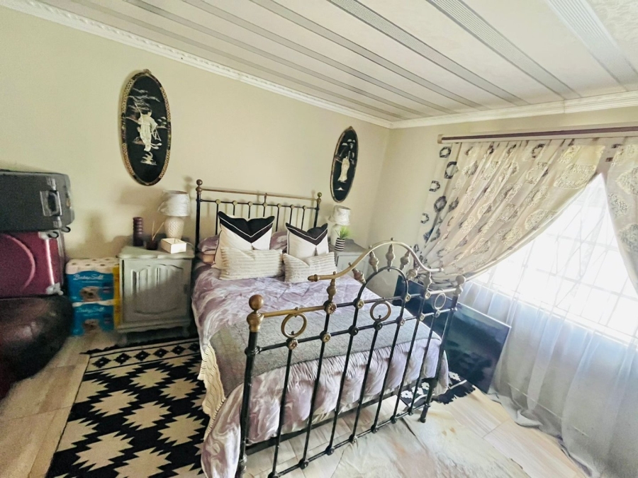 4 Bedroom Property for Sale in Bloemside 3 Free State